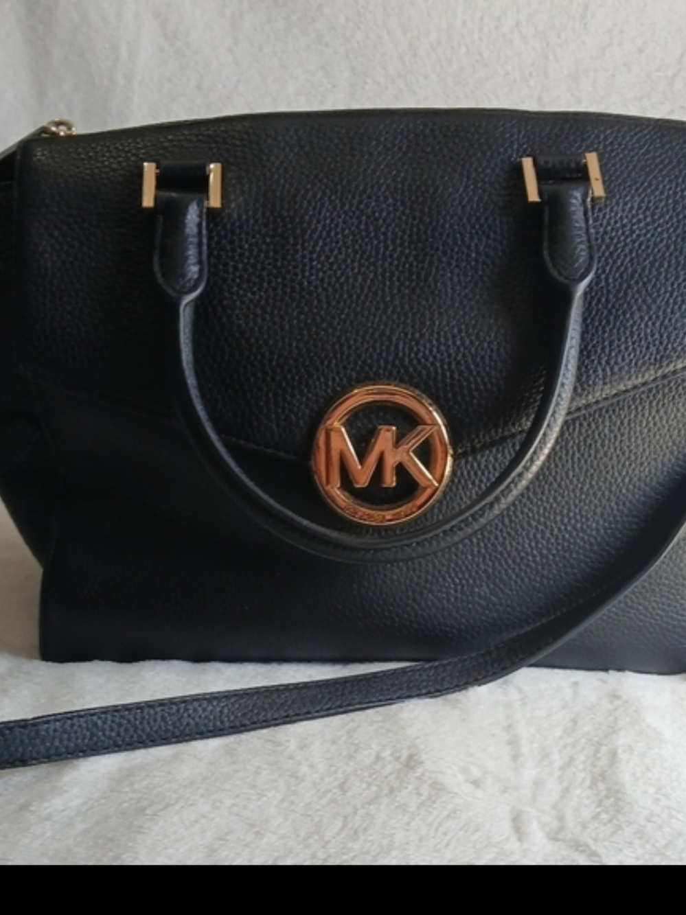 Michael Kors Black Shoulder Bag with Authentic Model Code 38T7CHU53L - Picture 3 of 10